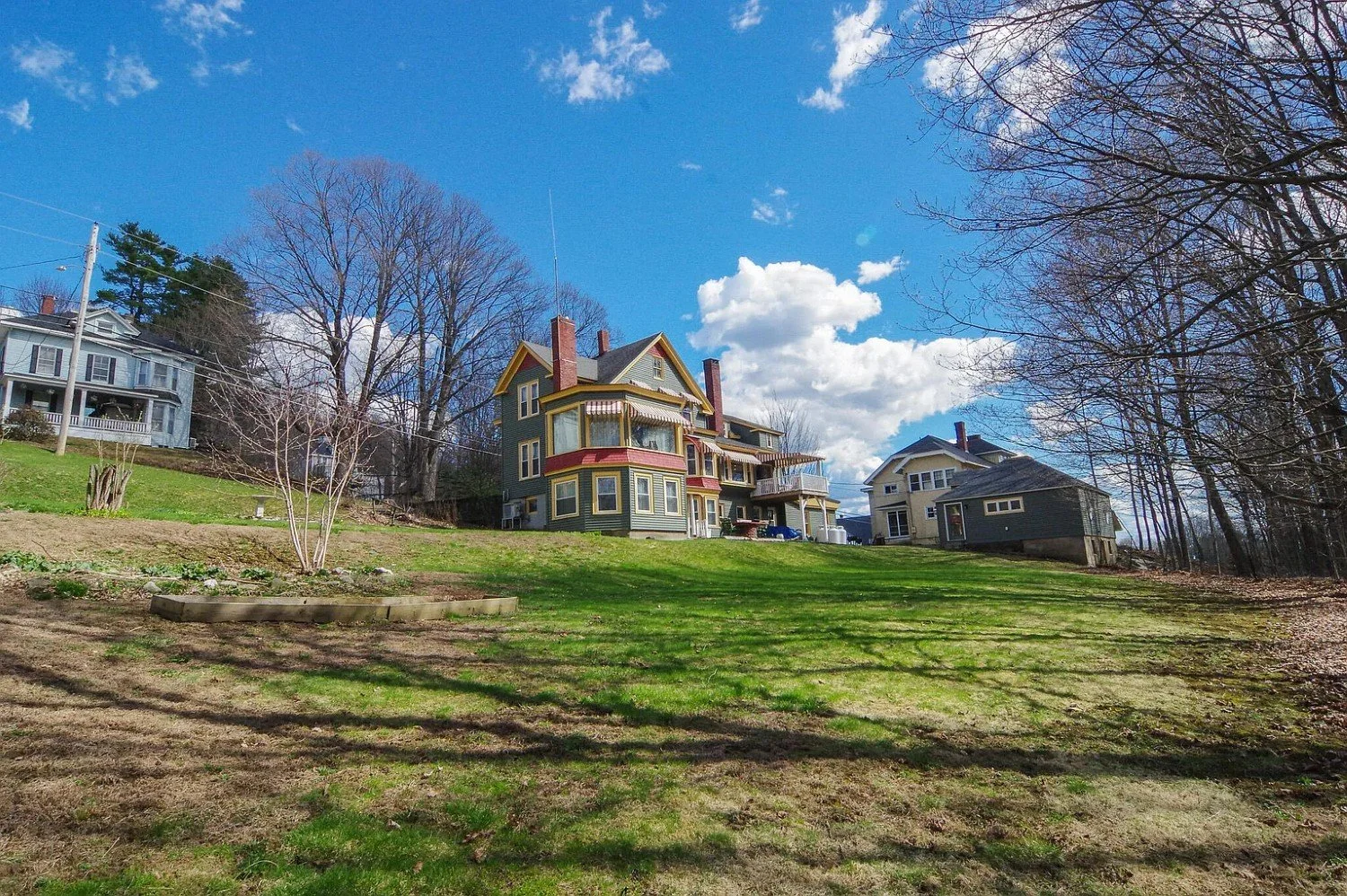 1850 Victorian house Dexter Maine - 92 - front view.webp