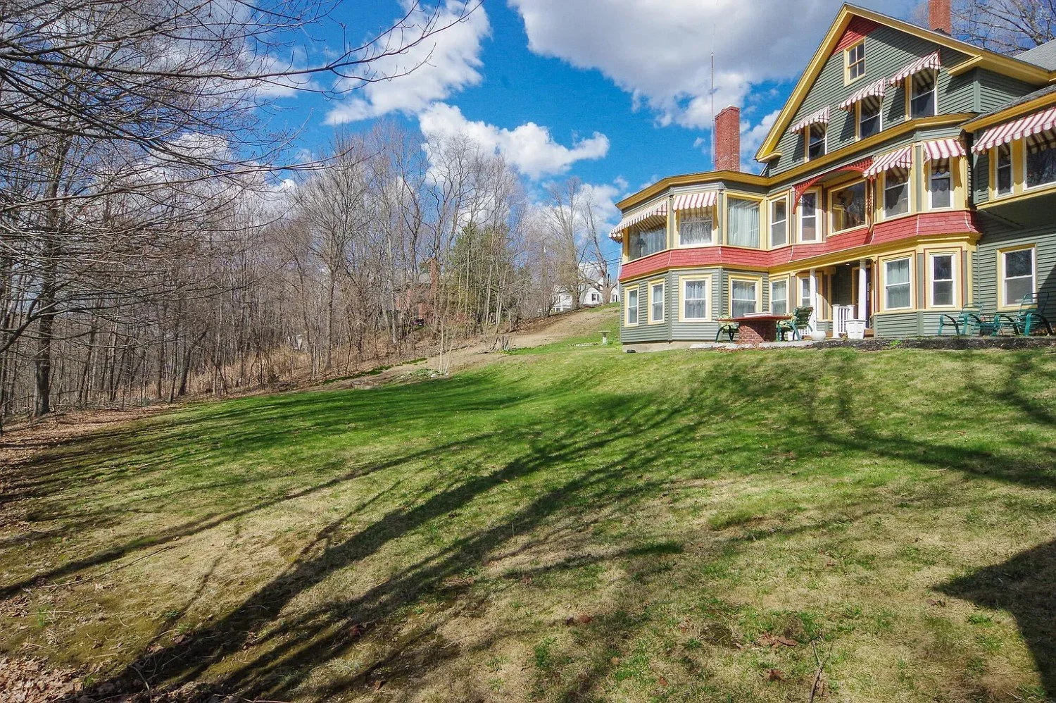 1850 Victorian house Dexter Maine - 96 - garden.webp