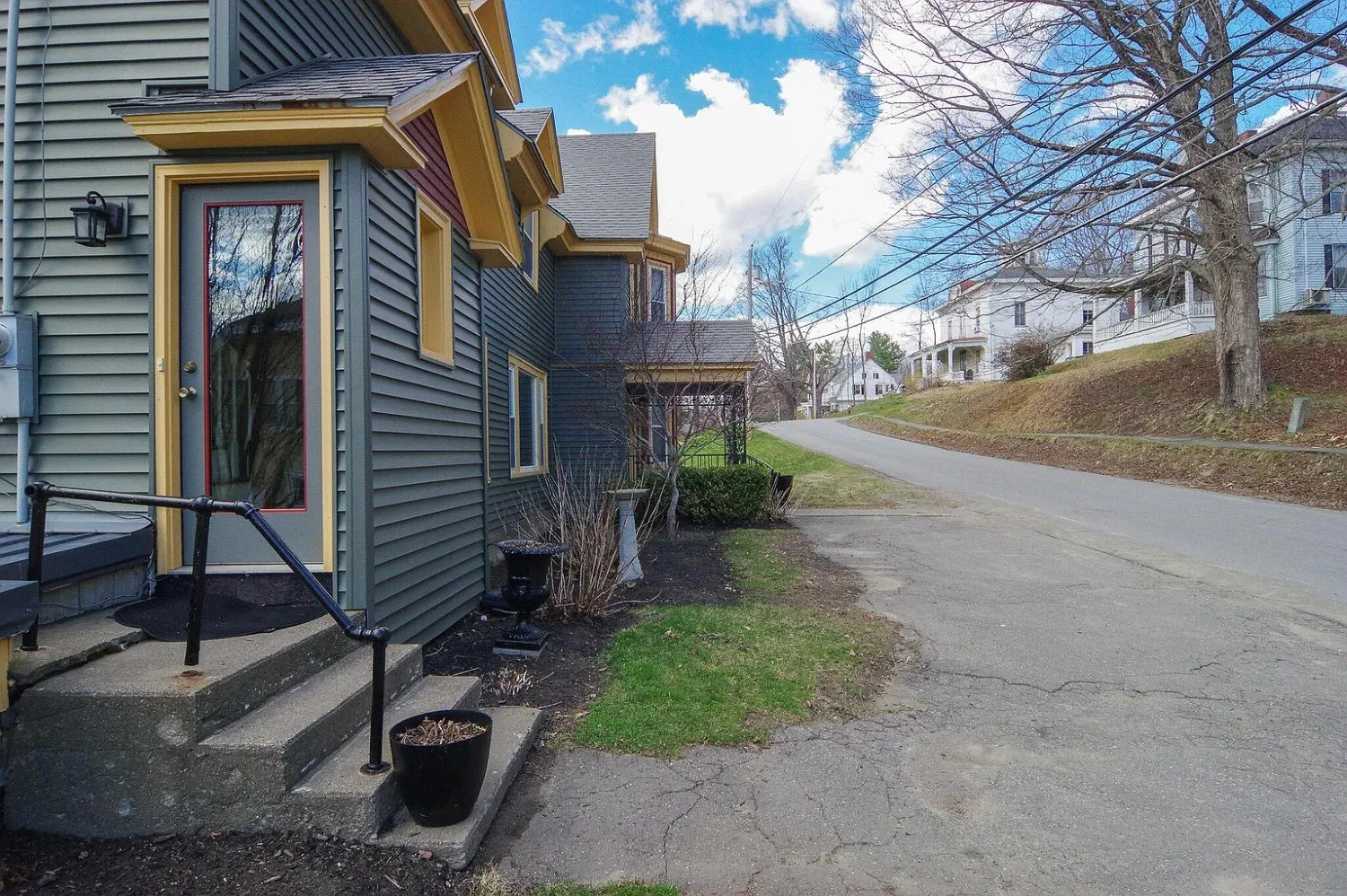 1850 Victorian house Dexter Maine - 102 - backyard.webp