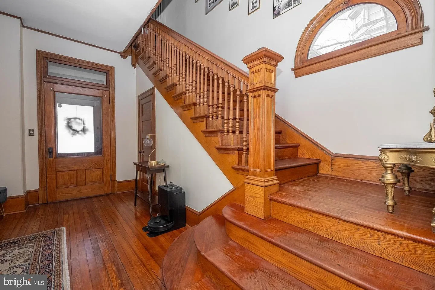 1901 Victorian house Cumberland Maryland - 11 - staircase.webp
