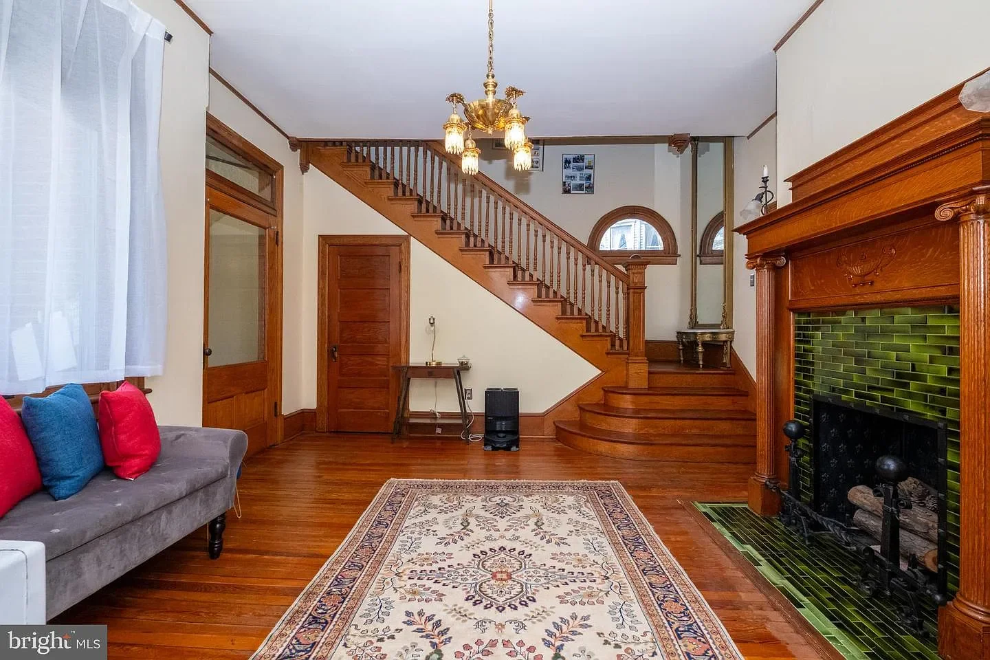 1901 Victorian house Cumberland Maryland - 13 - foyer.webp