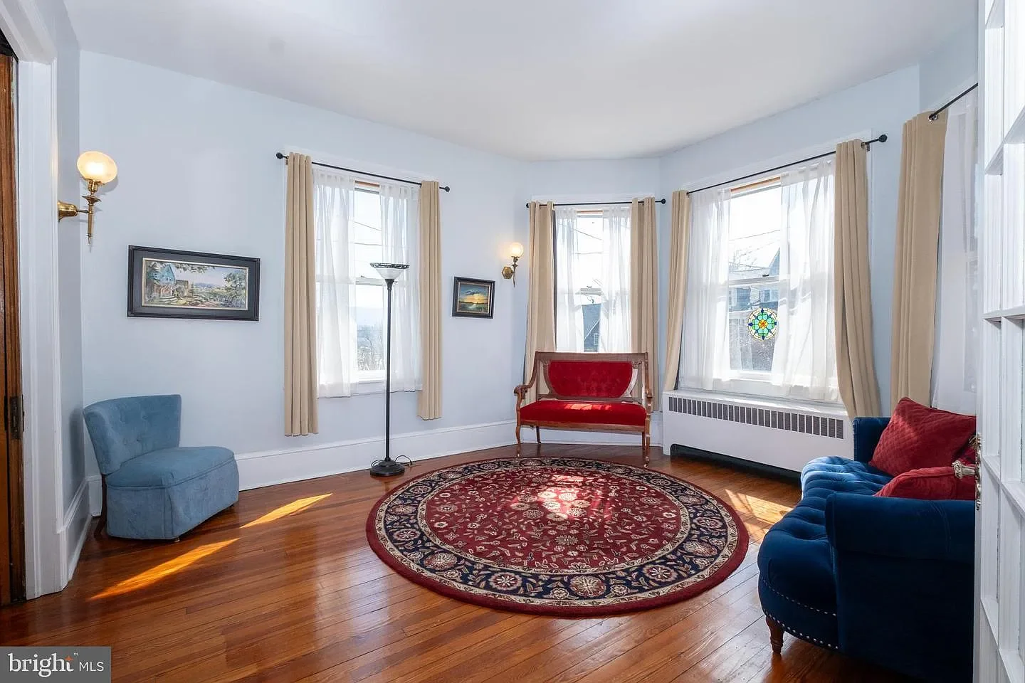 1901 Victorian house Cumberland Maryland - 15 - sunroom.webp