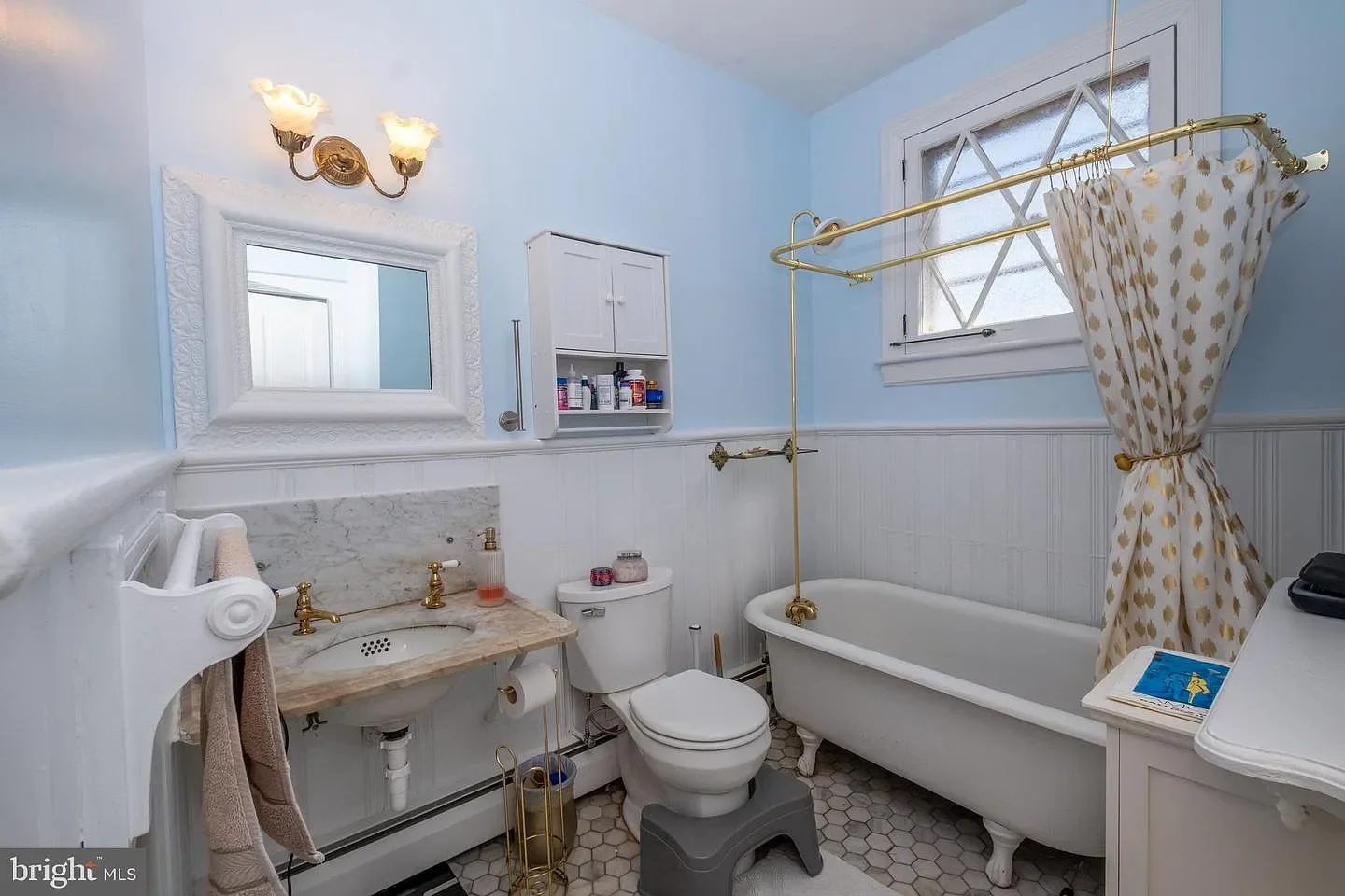 1901 Victorian house Cumberland Maryland - 34 - bathroom.webp