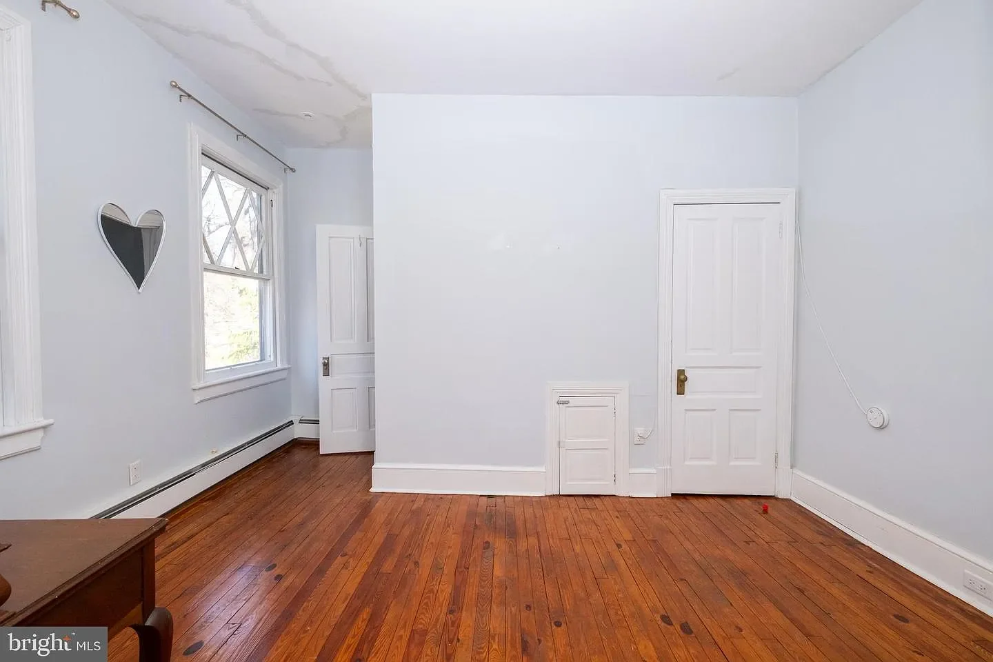 1901 Victorian house Cumberland Maryland - 39 - bedroom.webp