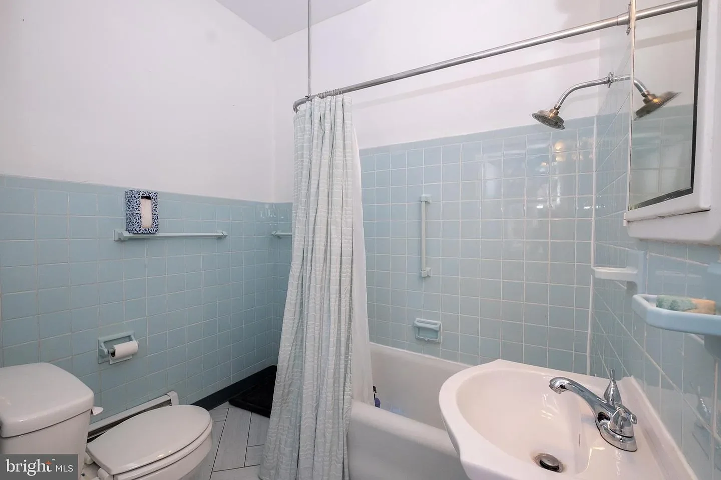 1901 Victorian house Cumberland Maryland - 40 - bathroom.webp