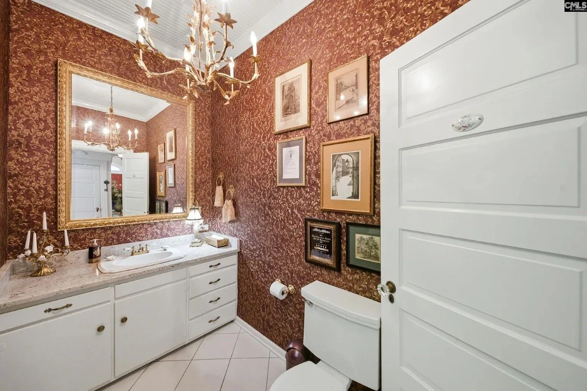 Honeysuckle Acres 1927 Neoclassical Revival Winnsboro South Carolina - 22 - bathroom.webp