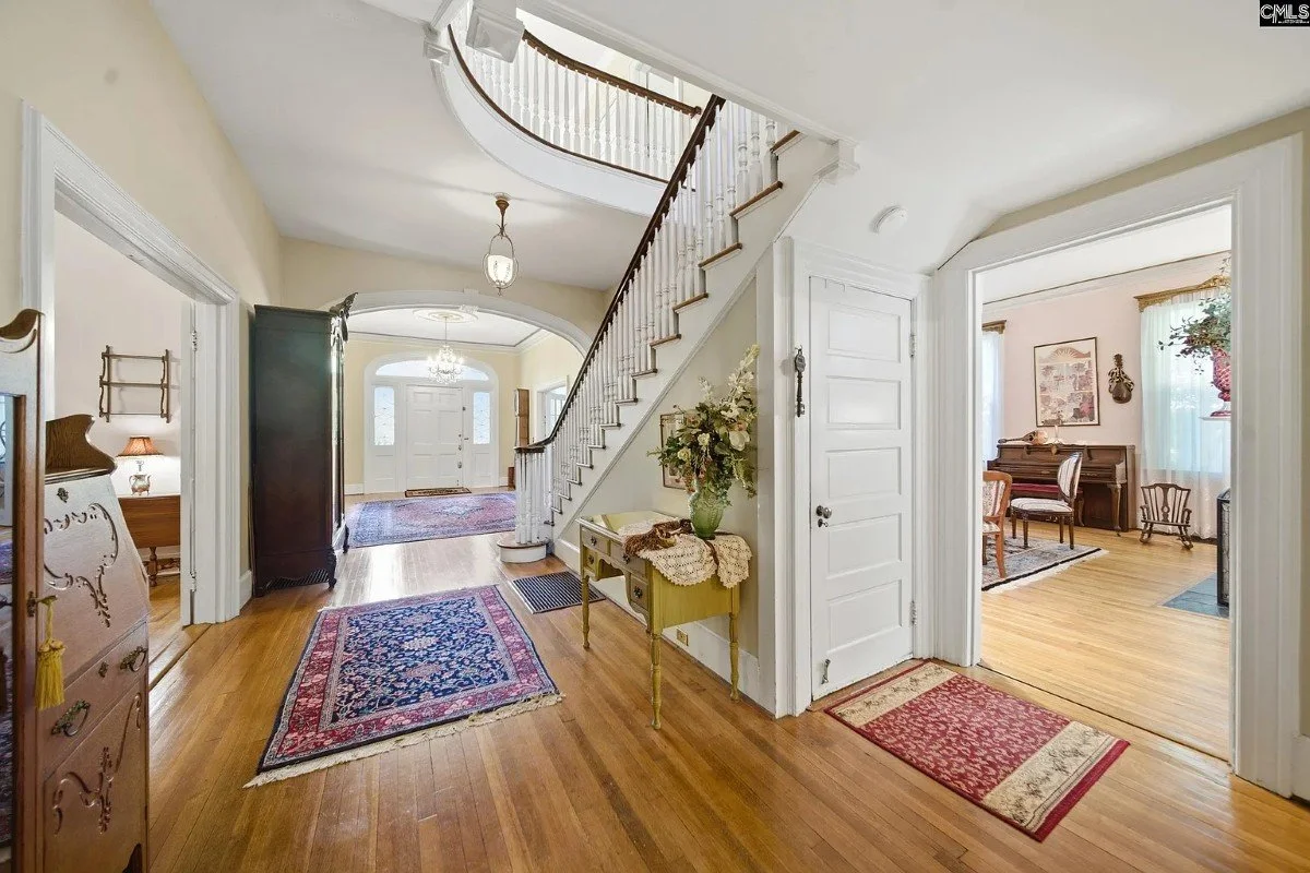 Honeysuckle Acres 1927 Neoclassical Revival Winnsboro South Carolina - 23 - foyer.webp