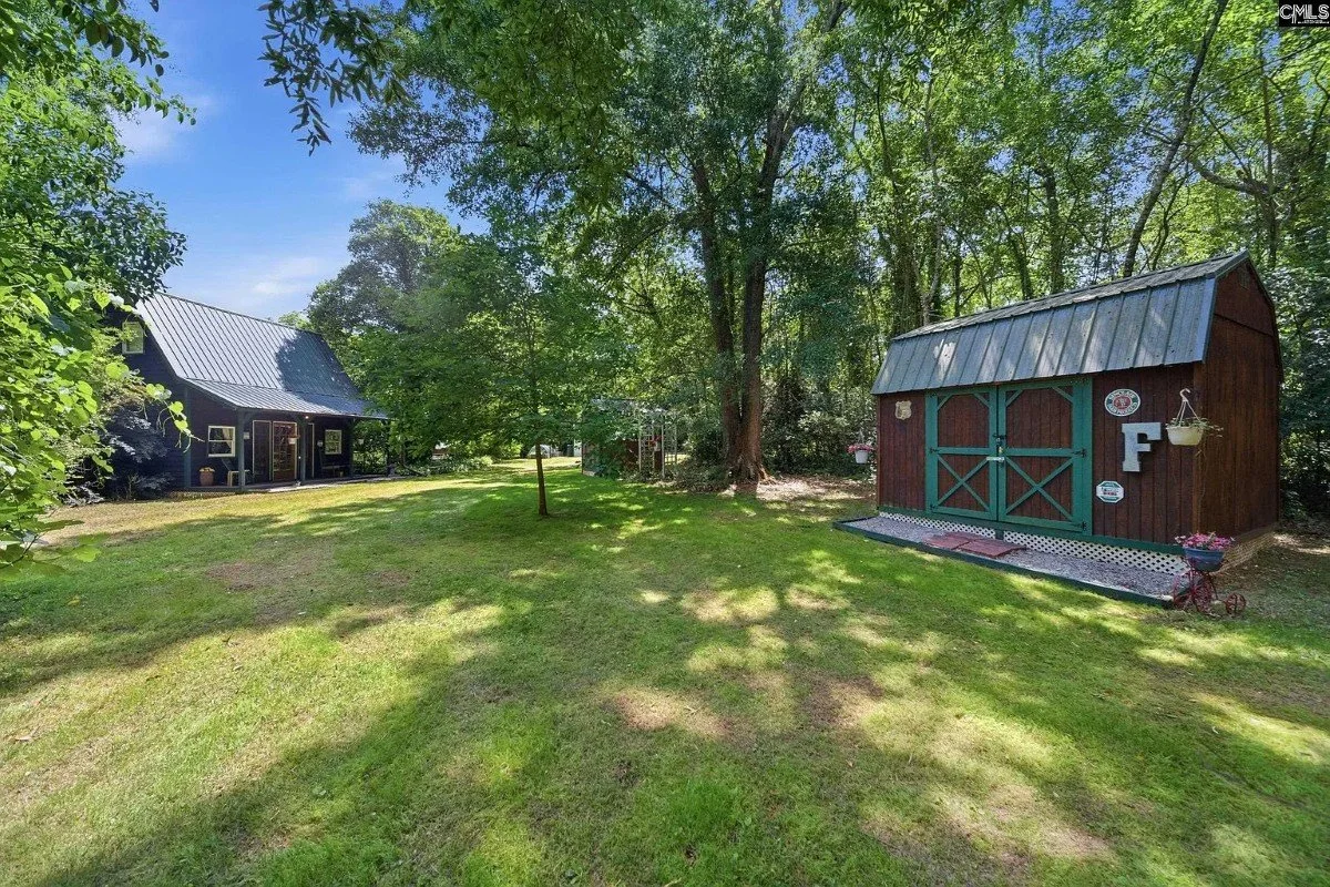 Honeysuckle Acres 1927 Neoclassical Revival Winnsboro South Carolina - 52 - garden.webp