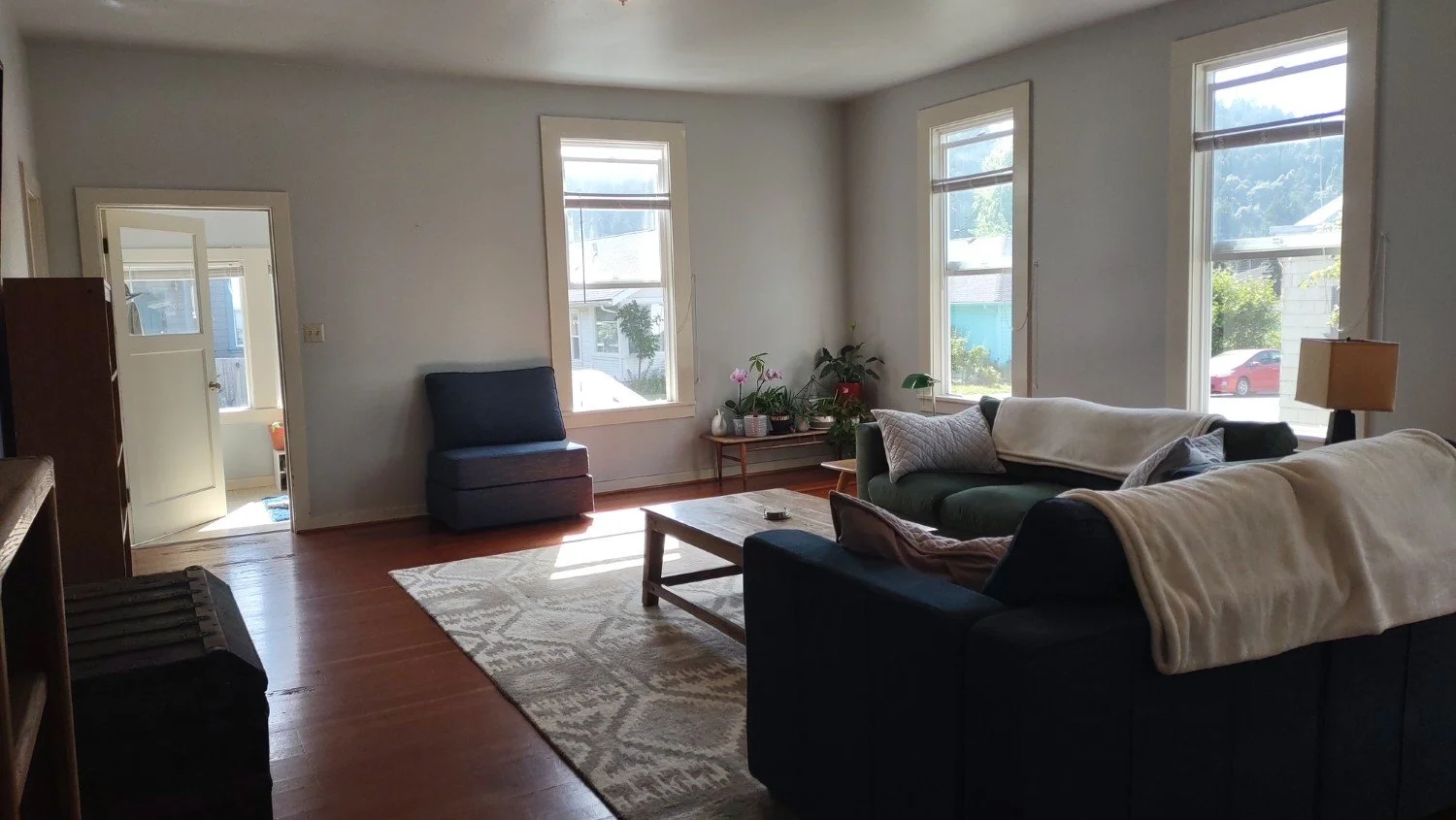 38 Livingroom of house.JPG