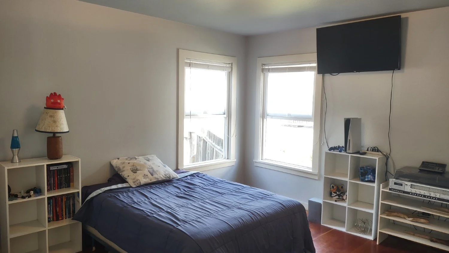 43 Back bedroom.JPG