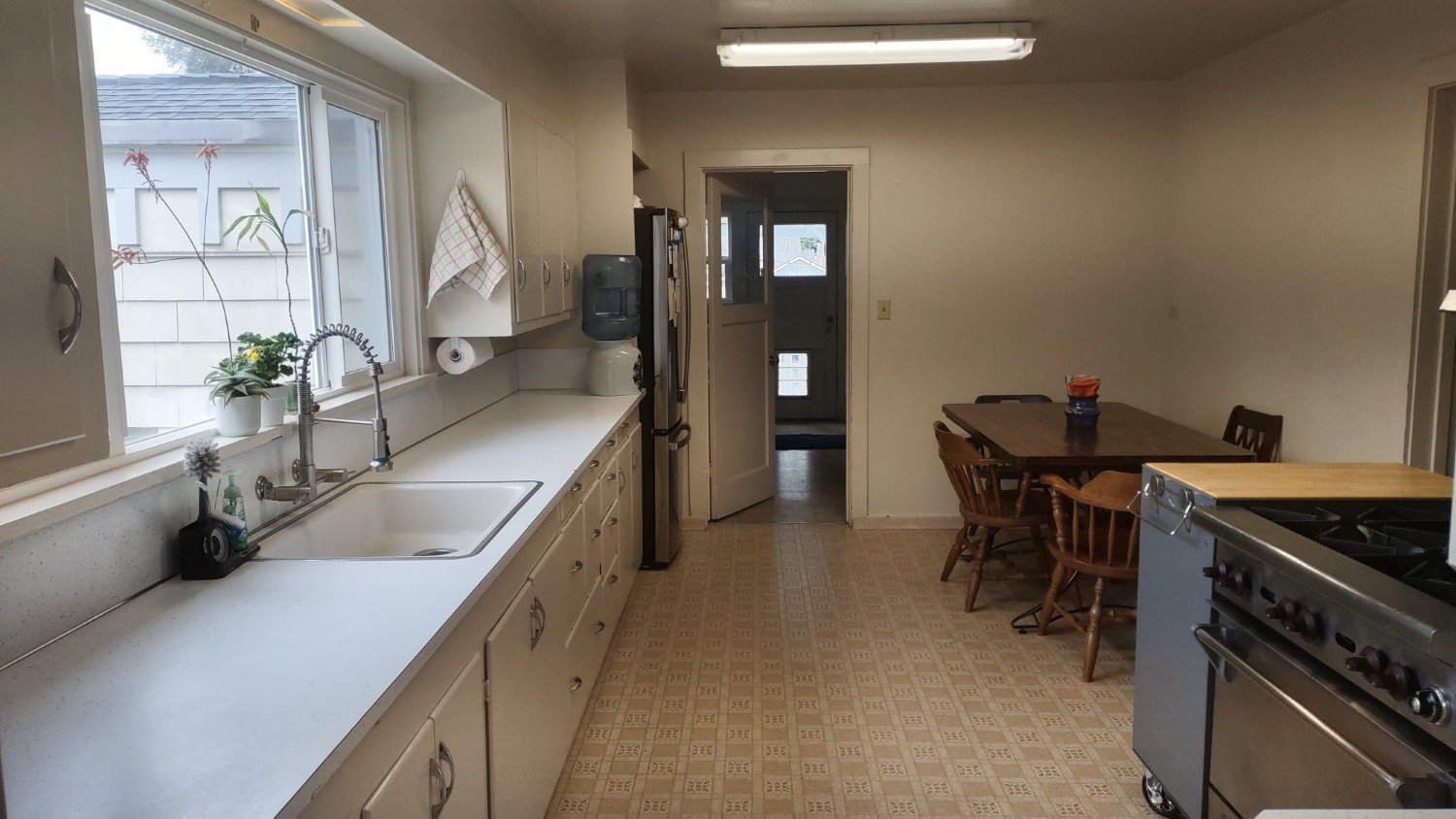 47 Kitchen.JPG