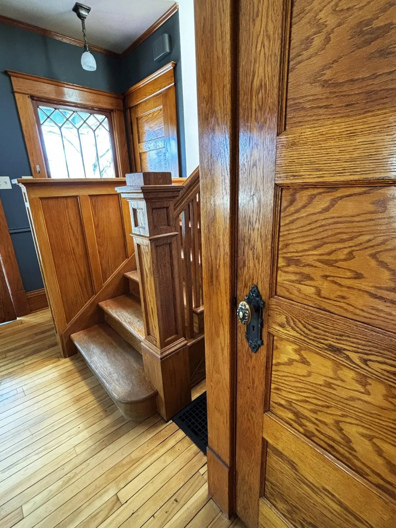 1905 Victorian house in Montevideo, Minnesota - $239k (24).webp