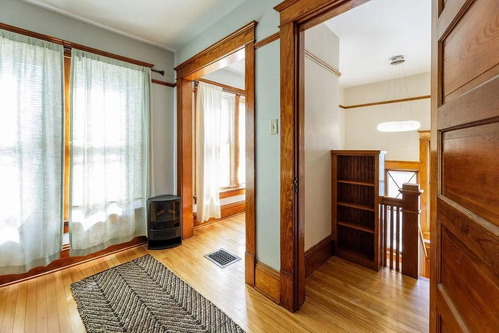 1905 Victorian house in Montevideo, Minnesota - $239k (32).webp