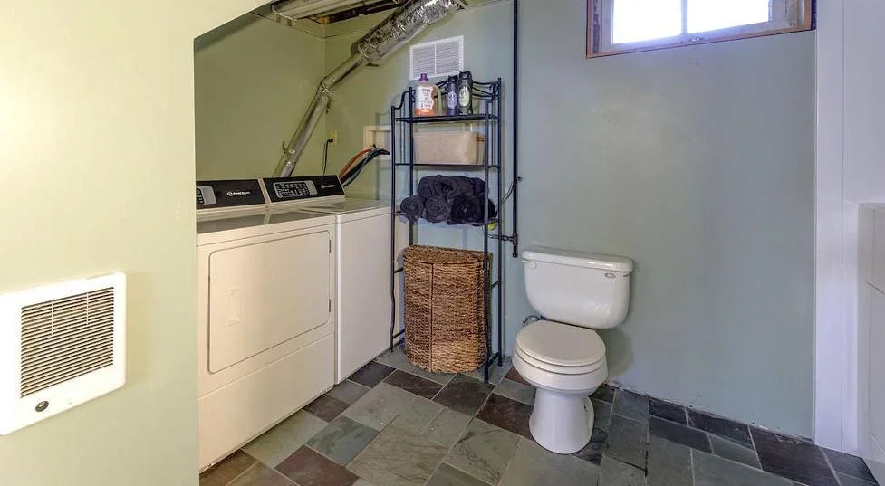 1905 Victorian house in Montevideo, Minnesota - $239k (50).webp