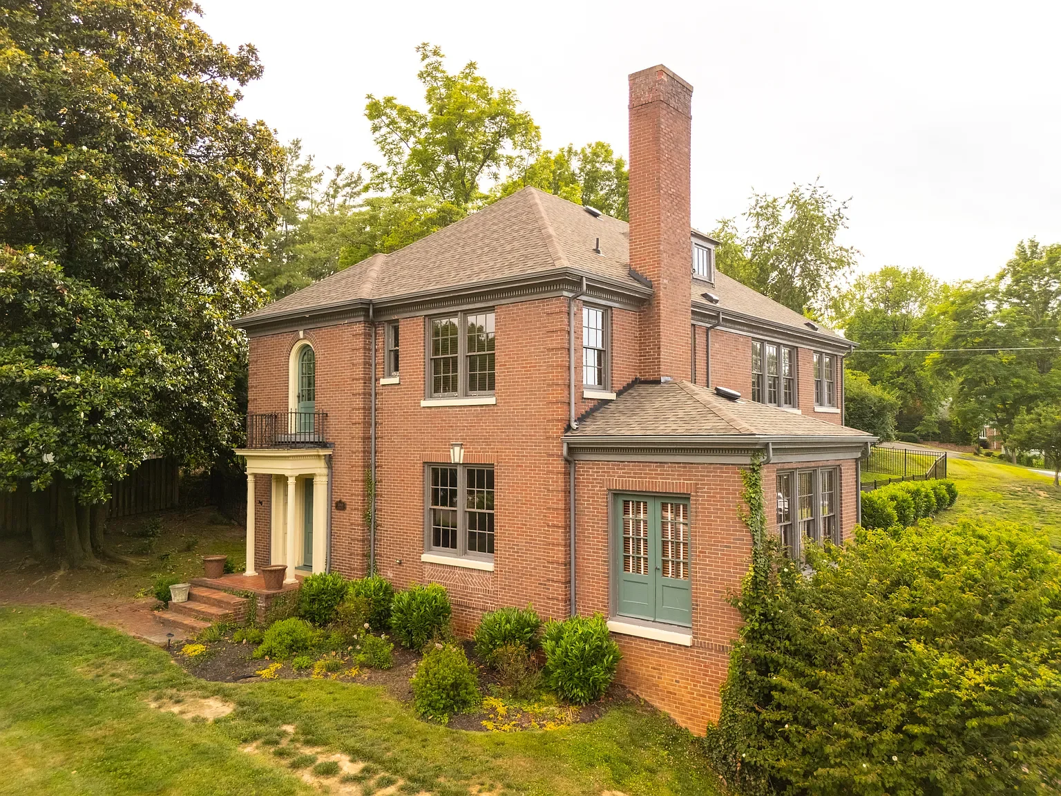 1930 Colonial Revival house in Bristol, Virginia - $621k