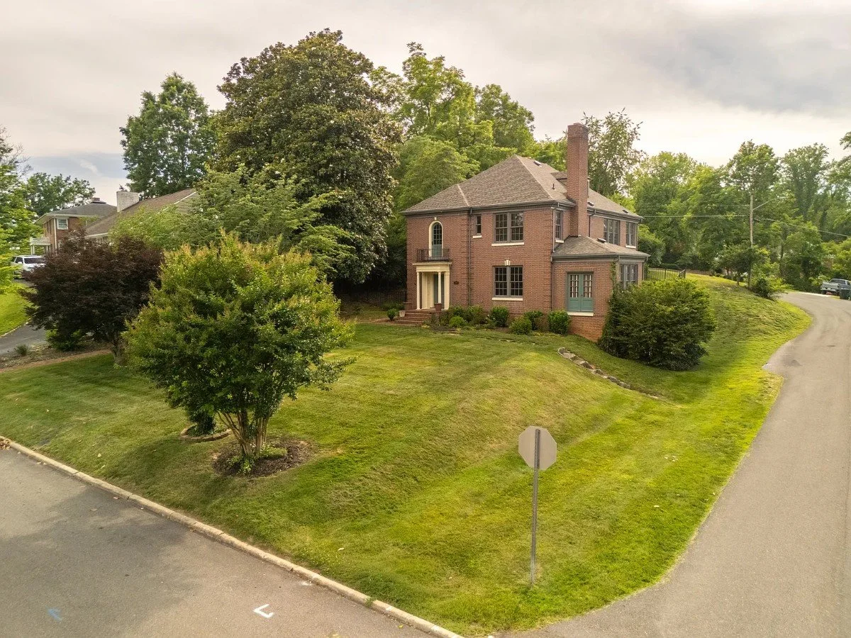 1930 Colonial Revival house Bristol Virginia - 5 - front view.webp