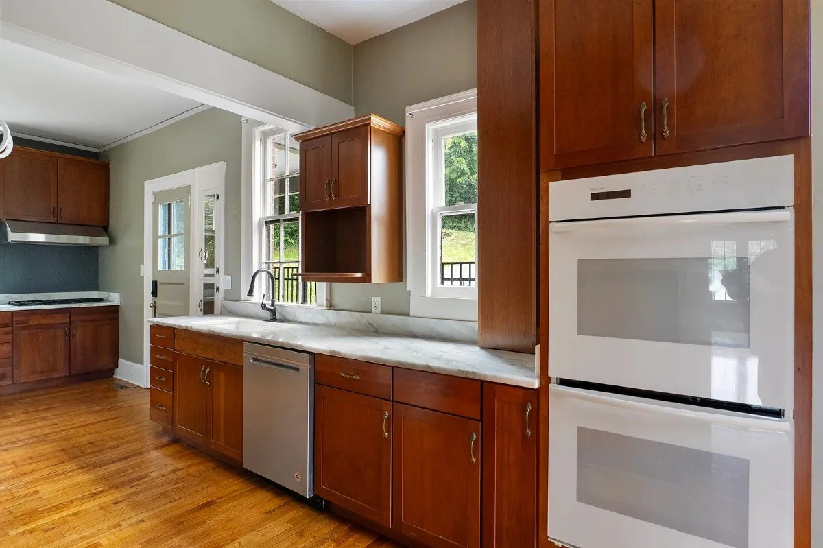 1930 Colonial Revival house Bristol Virginia - 20 - kitchen.webp