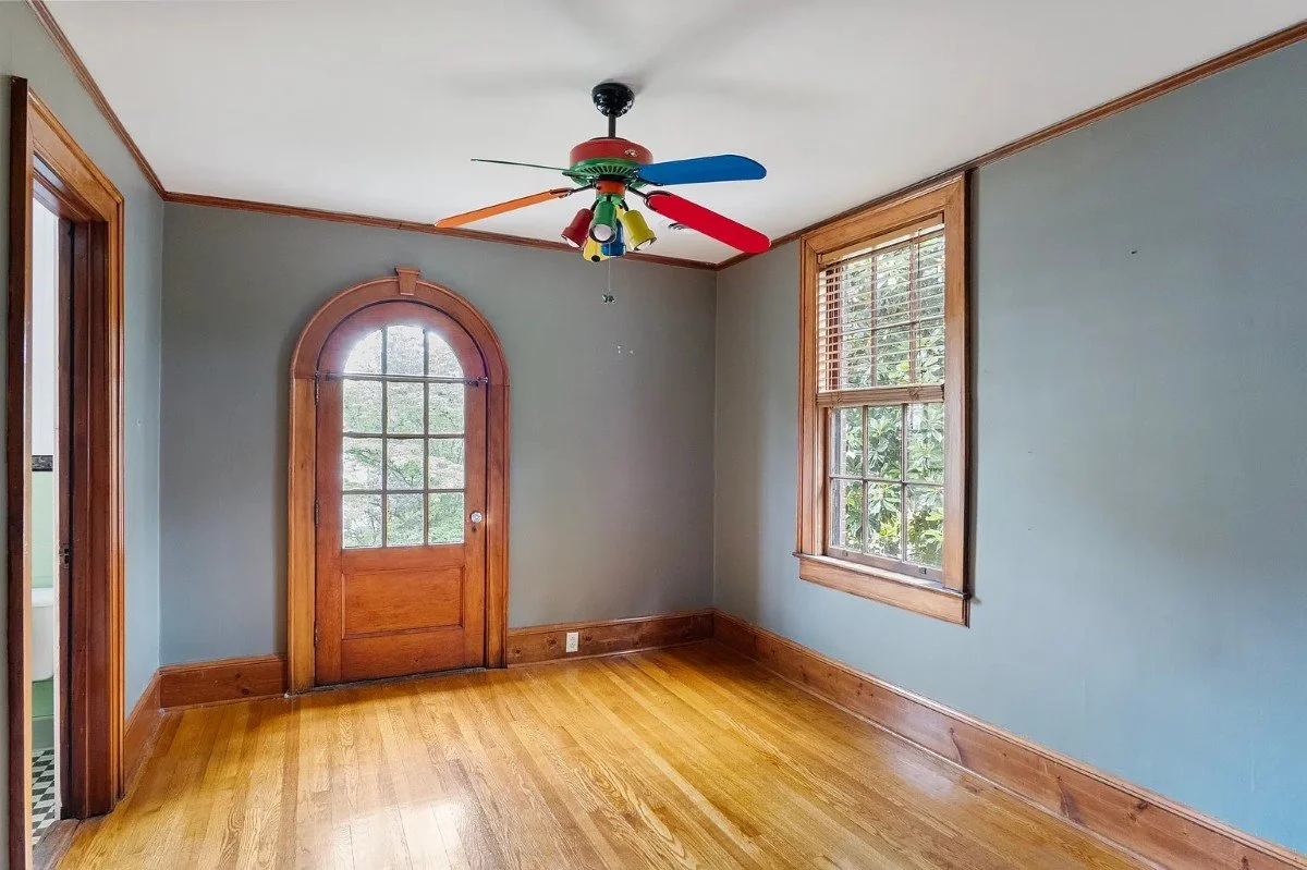 1930 Colonial Revival house Bristol Virginia - 30 - hallway.webp