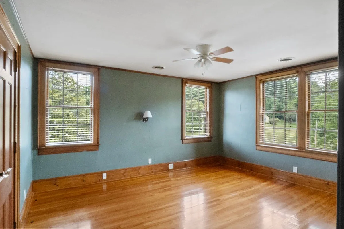 1930 Colonial Revival house Bristol Virginia - 35 - bedroom.webp