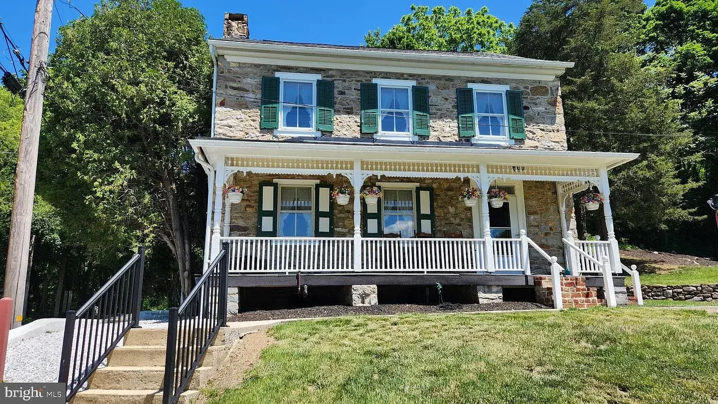 1845 Stone Farmhouse Orefield Pennsylvania - 3 - main house.webp