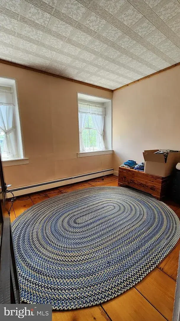 1845 Stone Farmhouse Orefield Pennsylvania - 20 - bedroom.webp