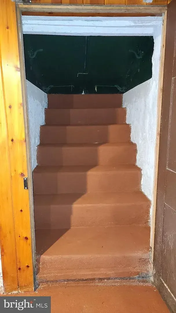 1845 Stone Farmhouse Orefield Pennsylvania - 33 - basement.webp