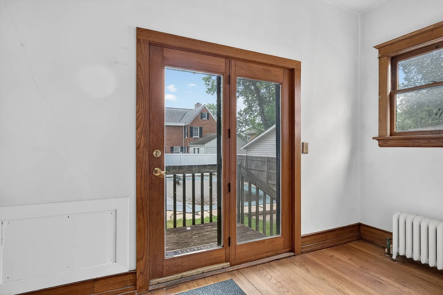 1902 Shingle house Ottawa Illinois - 11 - door to exit.webp