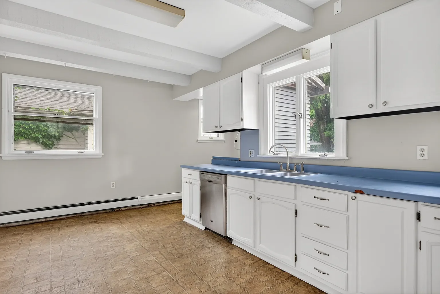 1902 Shingle house Ottawa Illinois - 14 - kitchen.webp