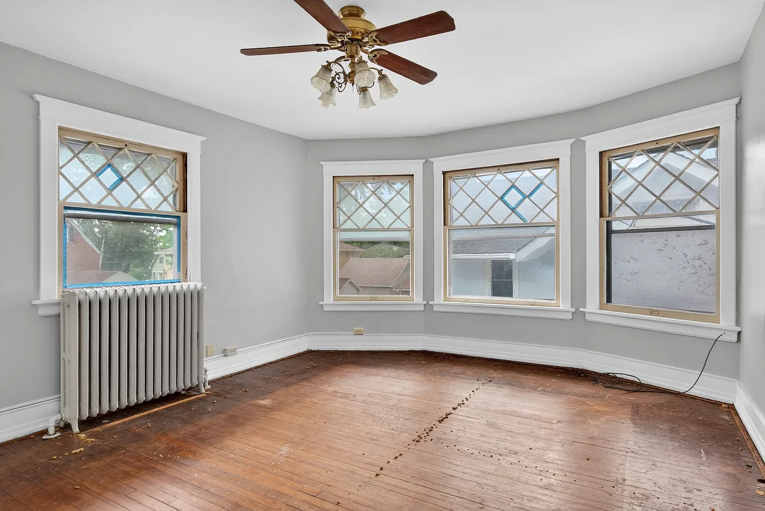 1902 Shingle house Ottawa Illinois - 21 - bedroom.webp