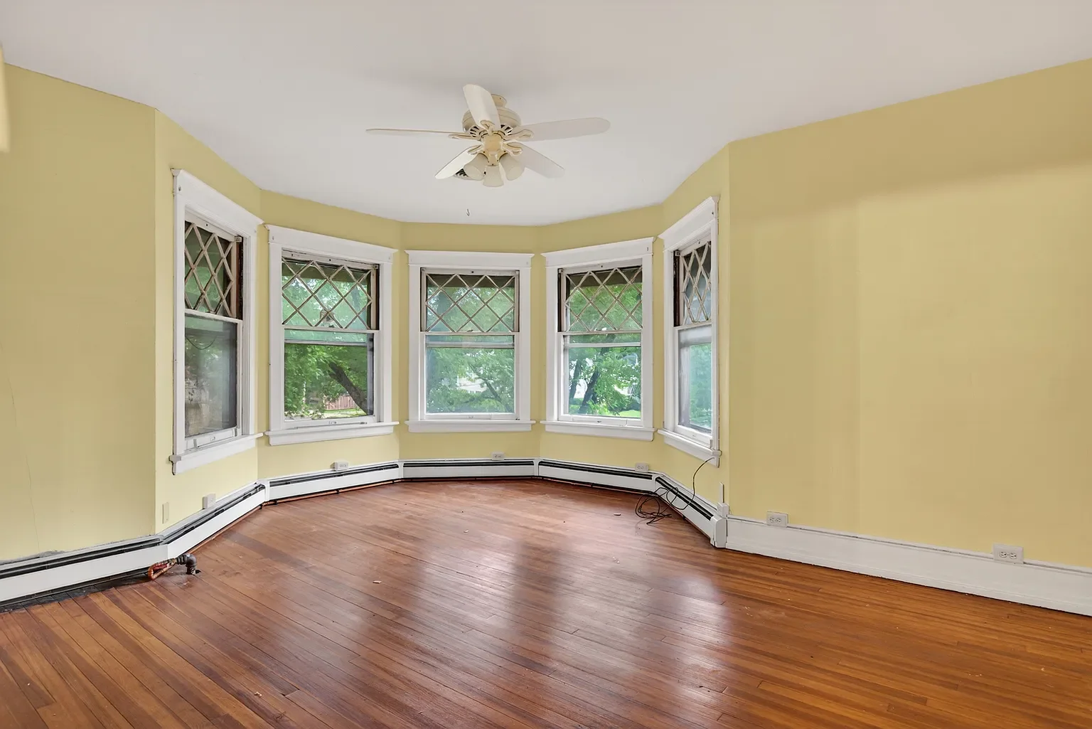 1902 Shingle house Ottawa Illinois - 24 - bedroom.webp
