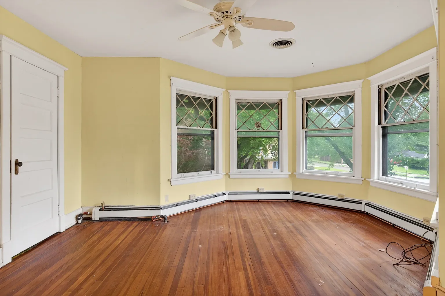 1902 Shingle house Ottawa Illinois - 25 - bedroom.webp