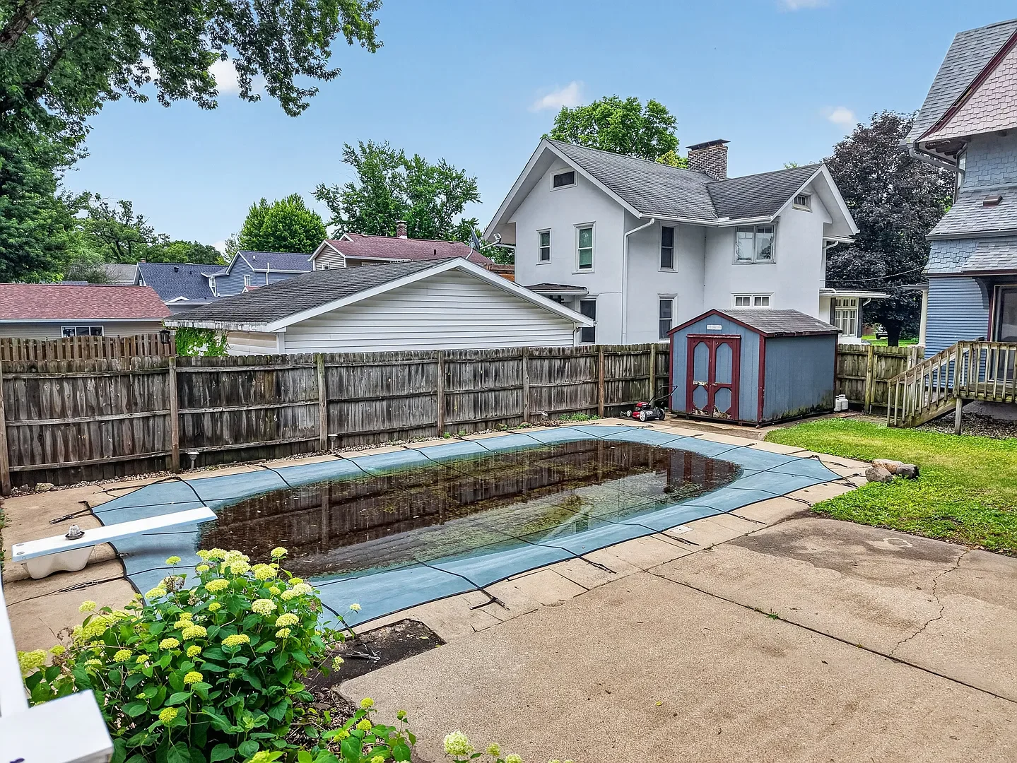 1902 Shingle house Ottawa Illinois - 38 - pool.webp