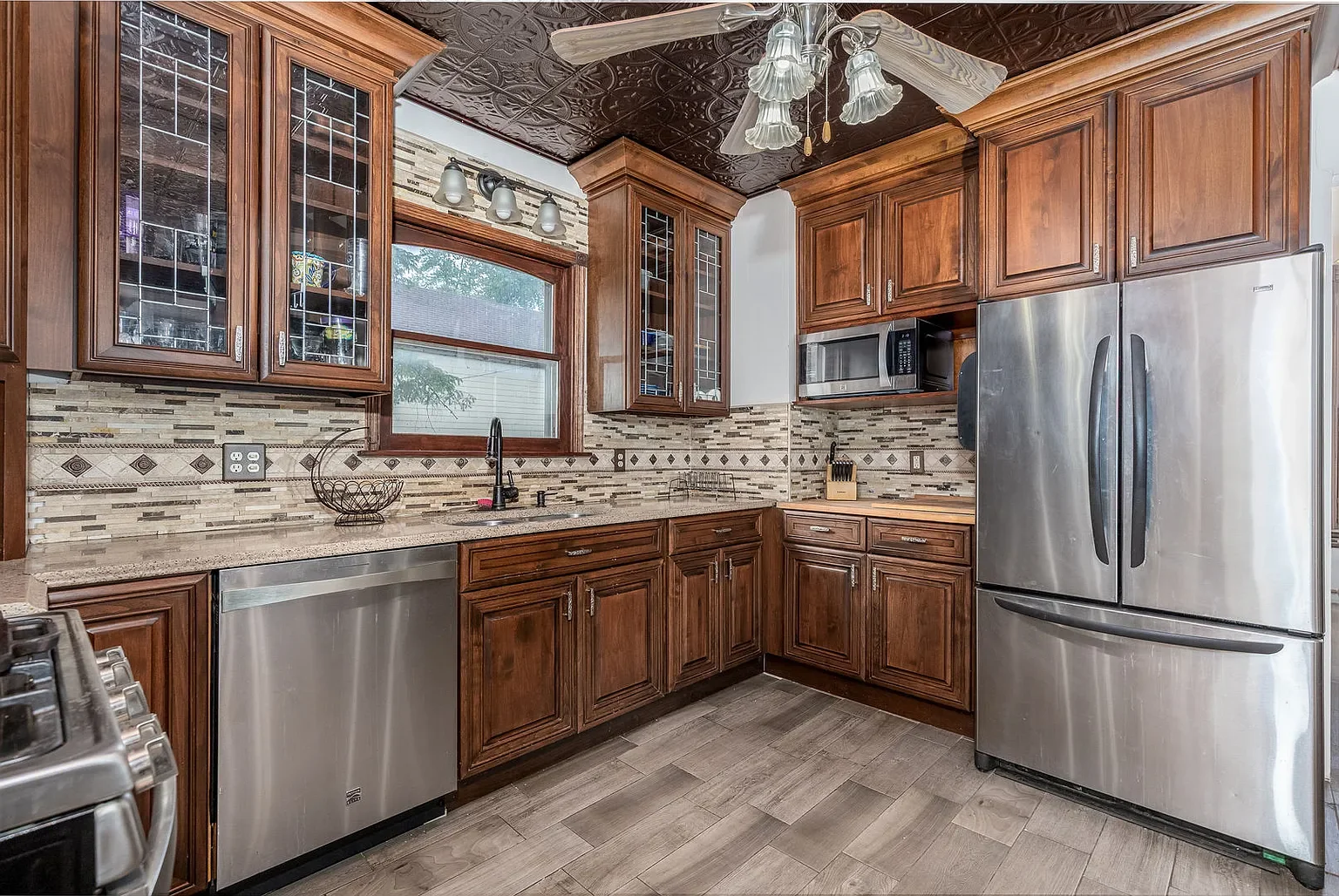 1887 Victorian house Ottawa Illinois - 12 - kitchen.webp
