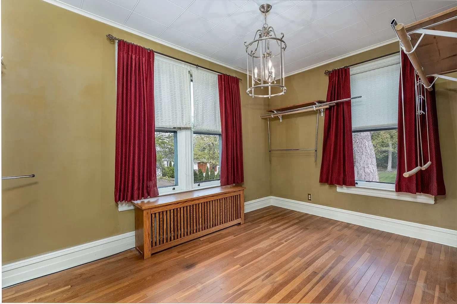 1887 Victorian house Ottawa Illinois - 22 - storage.webp