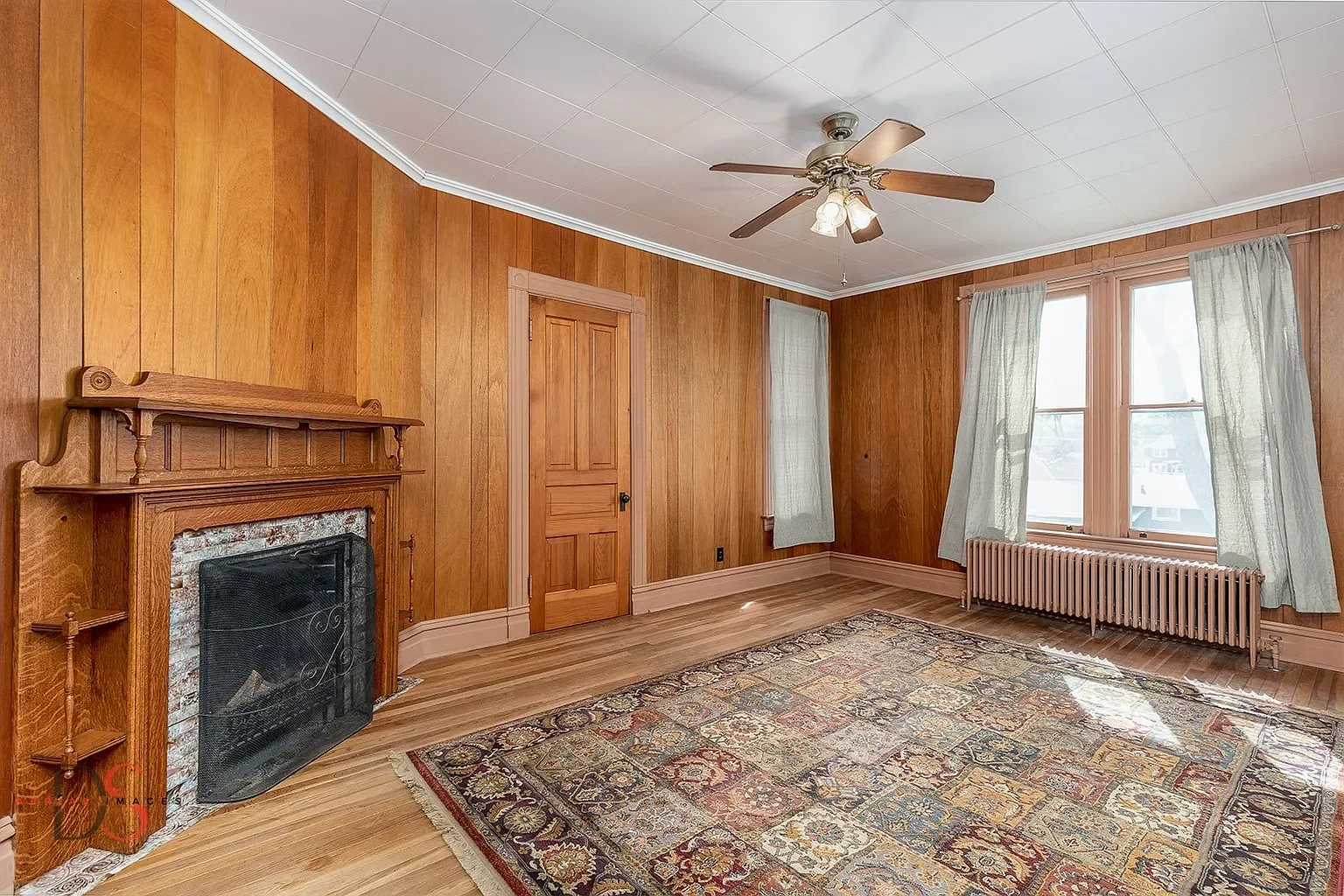 1887 Victorian house Ottawa Illinois - 24 - office.webp