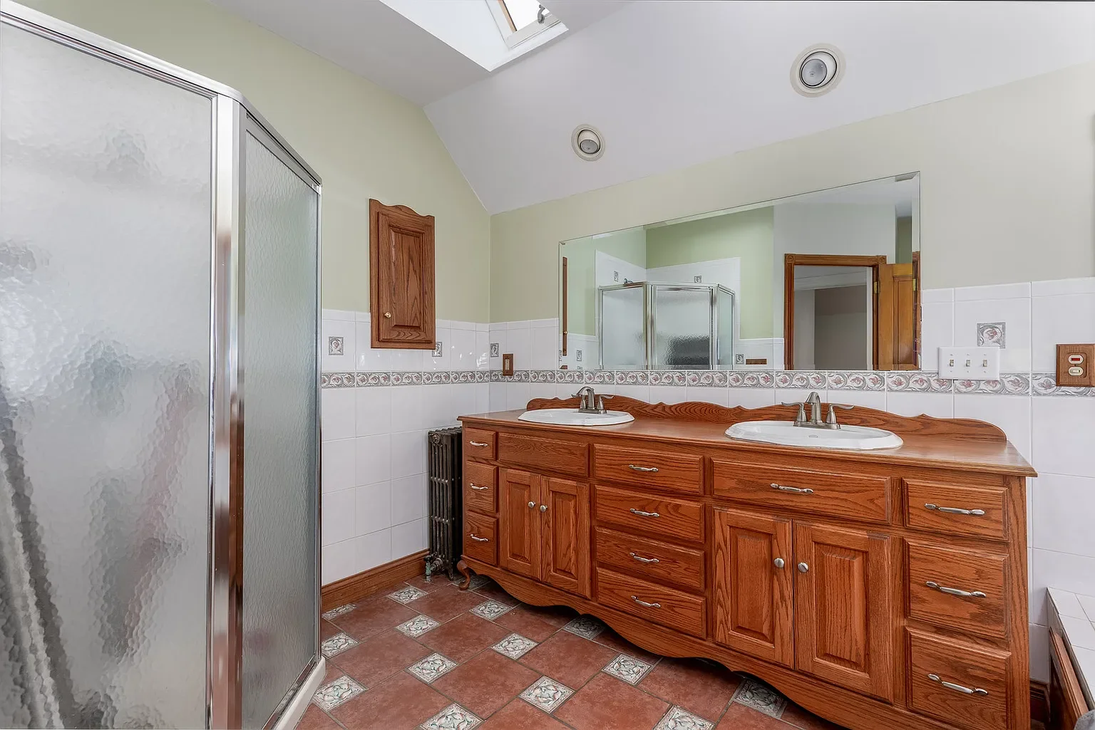 1887 Victorian house Ottawa Illinois - 29 - bathroom.webp