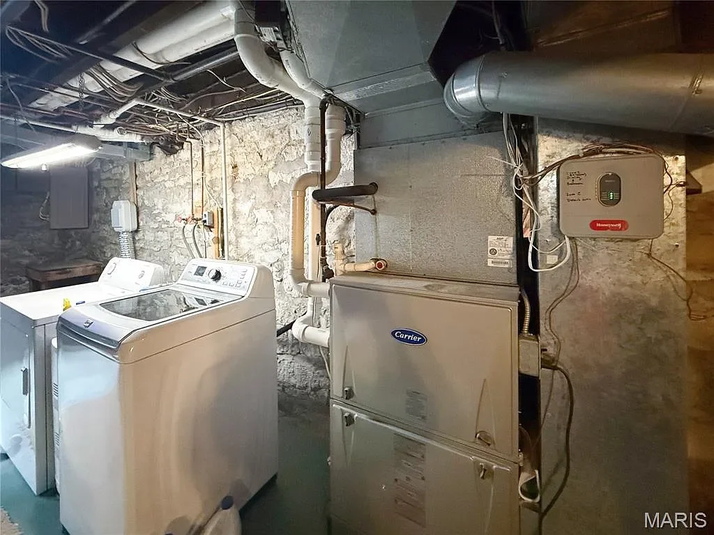 The Dubach Inn 1871 Italianate Hannibal Missouri - 61 - basement.webp