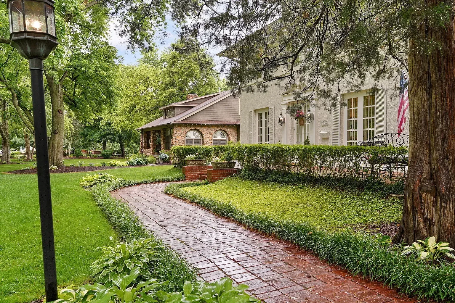 1921 Colonial Revival house Springfield Missouri - 5 - entrance road.webp