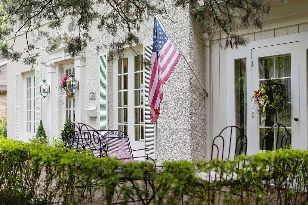 1921 Colonial Revival house Springfield Missouri - 6 - details.webp