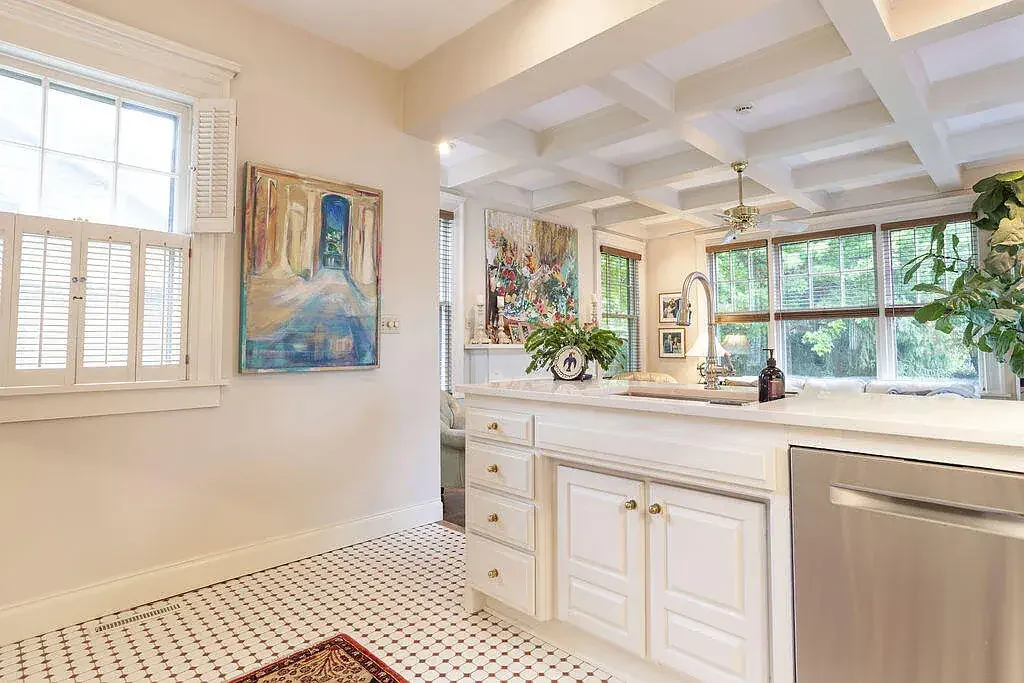 1921 Colonial Revival house Springfield Missouri - 27 - kitchen.webp