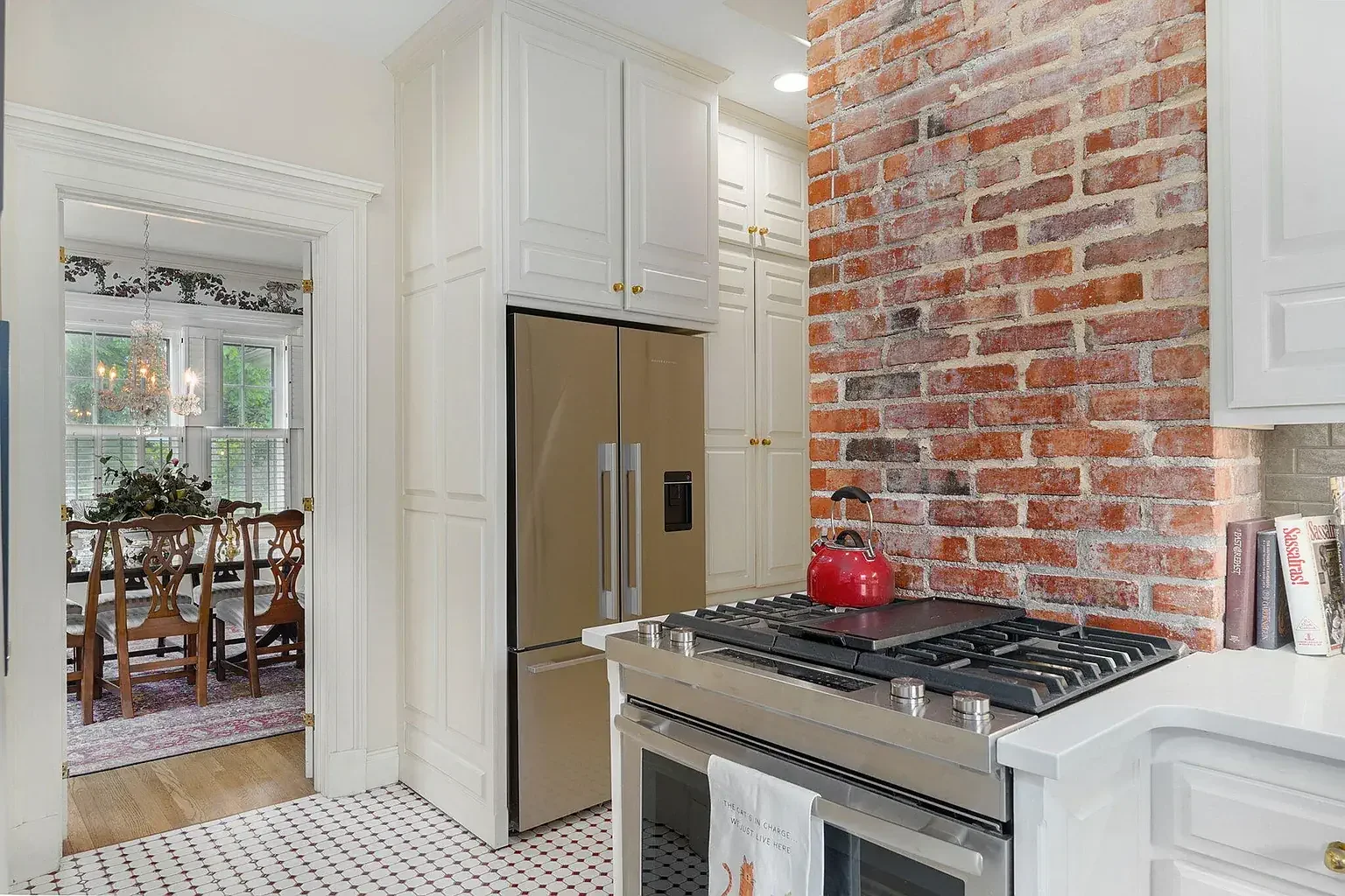 1921 Colonial Revival house Springfield Missouri - 30 - kitchen.webp
