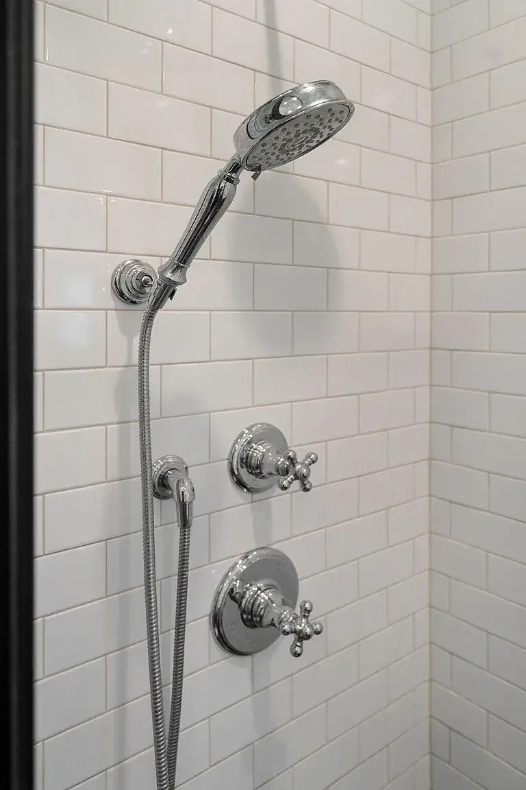 1921 Colonial Revival house Springfield Missouri - 44 - bathroom.webp