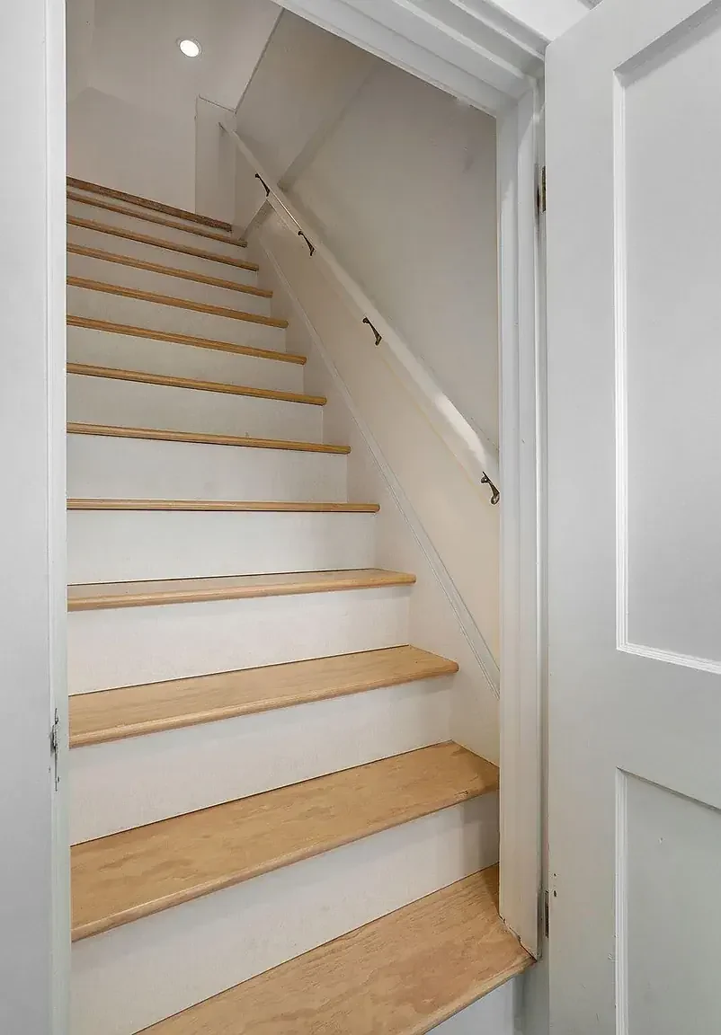 1921 Colonial Revival house Springfield Missouri - 53 - stairs.webp