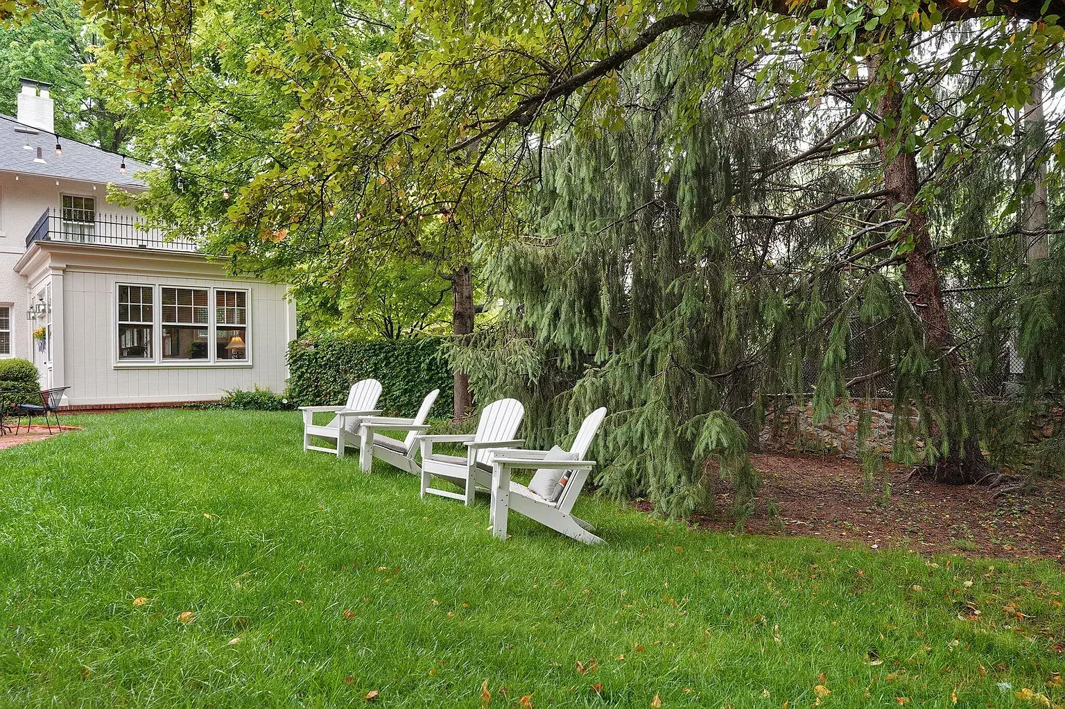 1921 Colonial Revival house Springfield Missouri - 64 - backyard.webp