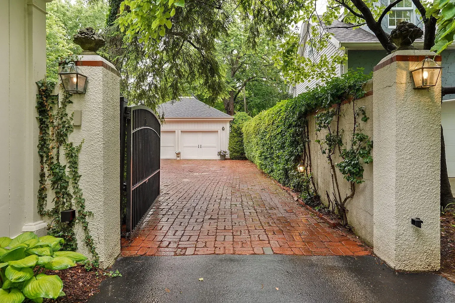 1921 Colonial Revival house Springfield Missouri - 74 - gate.webp