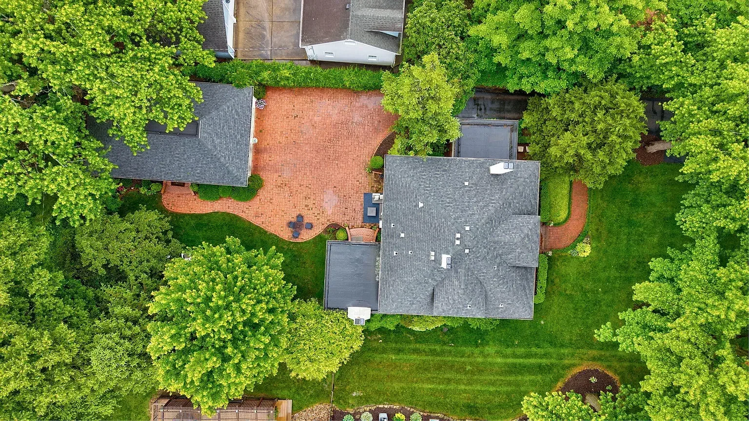 1921 Colonial Revival house Springfield Missouri - 78 - top view.webp