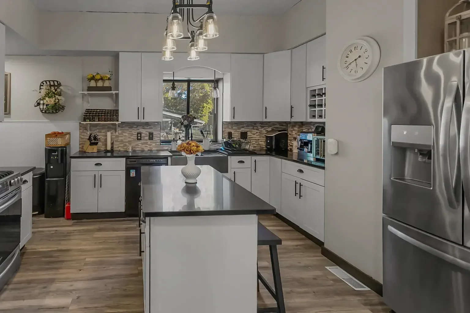 1890 Victorian house Pittsfield Illinois - 31 - kitchen.webp