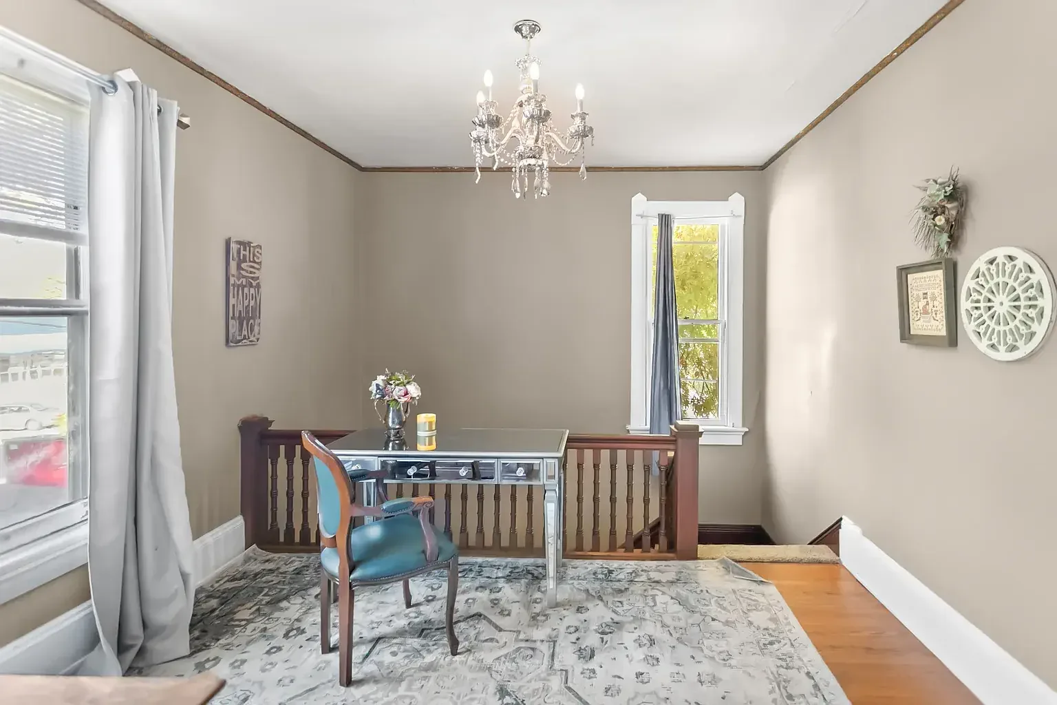 1890 Victorian house Pittsfield Illinois - 53 - hallway.webp