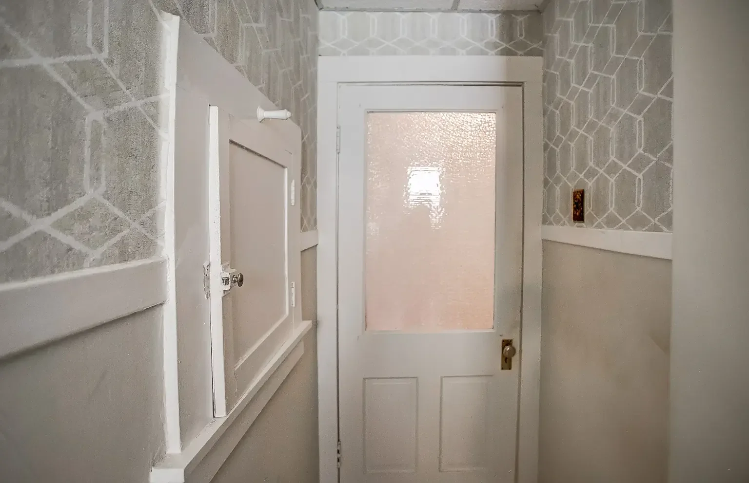 1890 Victorian house Pittsfield Illinois - 64 - room.webp