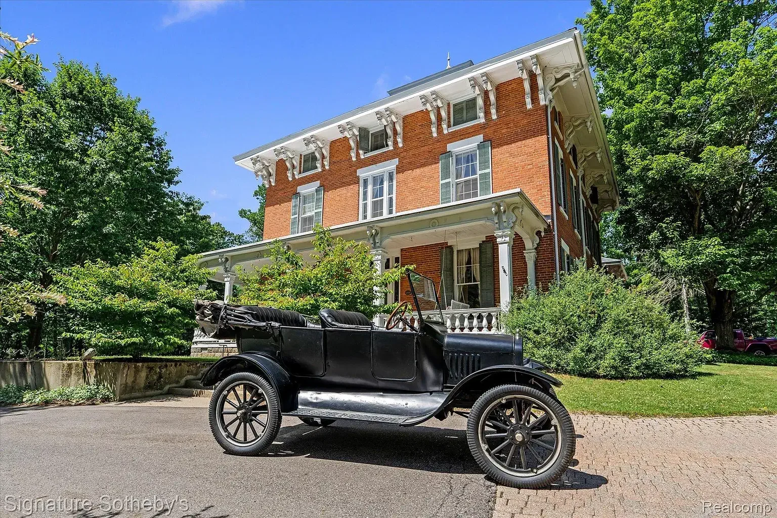 Oakhill Estate The Chauncey M. Brewer House 1858 Italianate Marshall Michigan - 2 - front view and car.webp